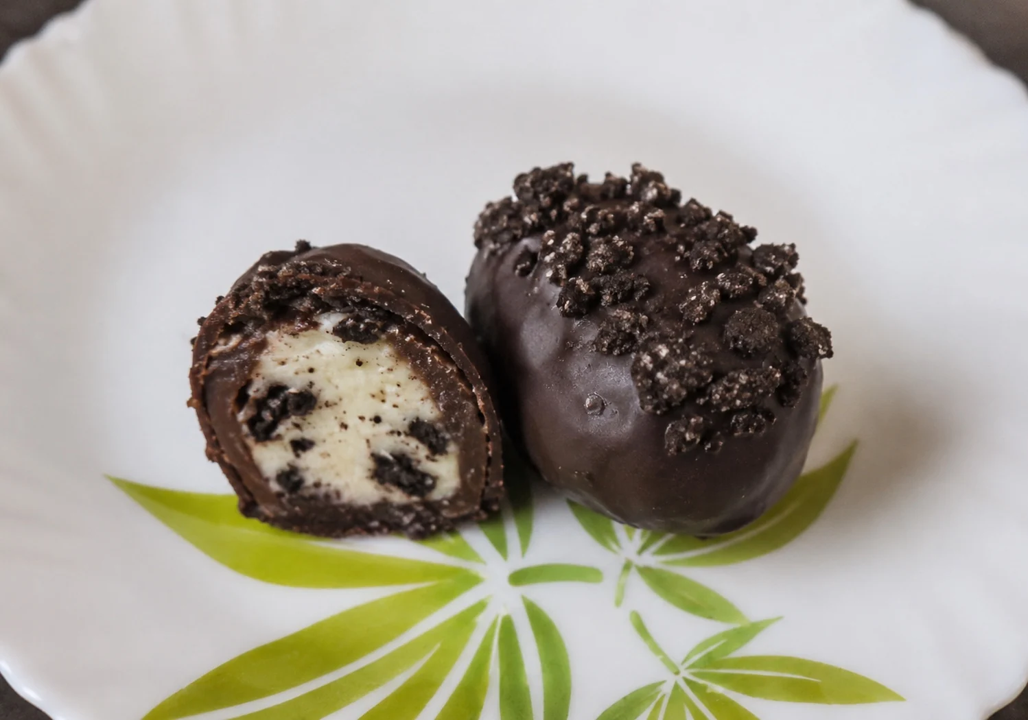 Cookies and cream stuffed dates